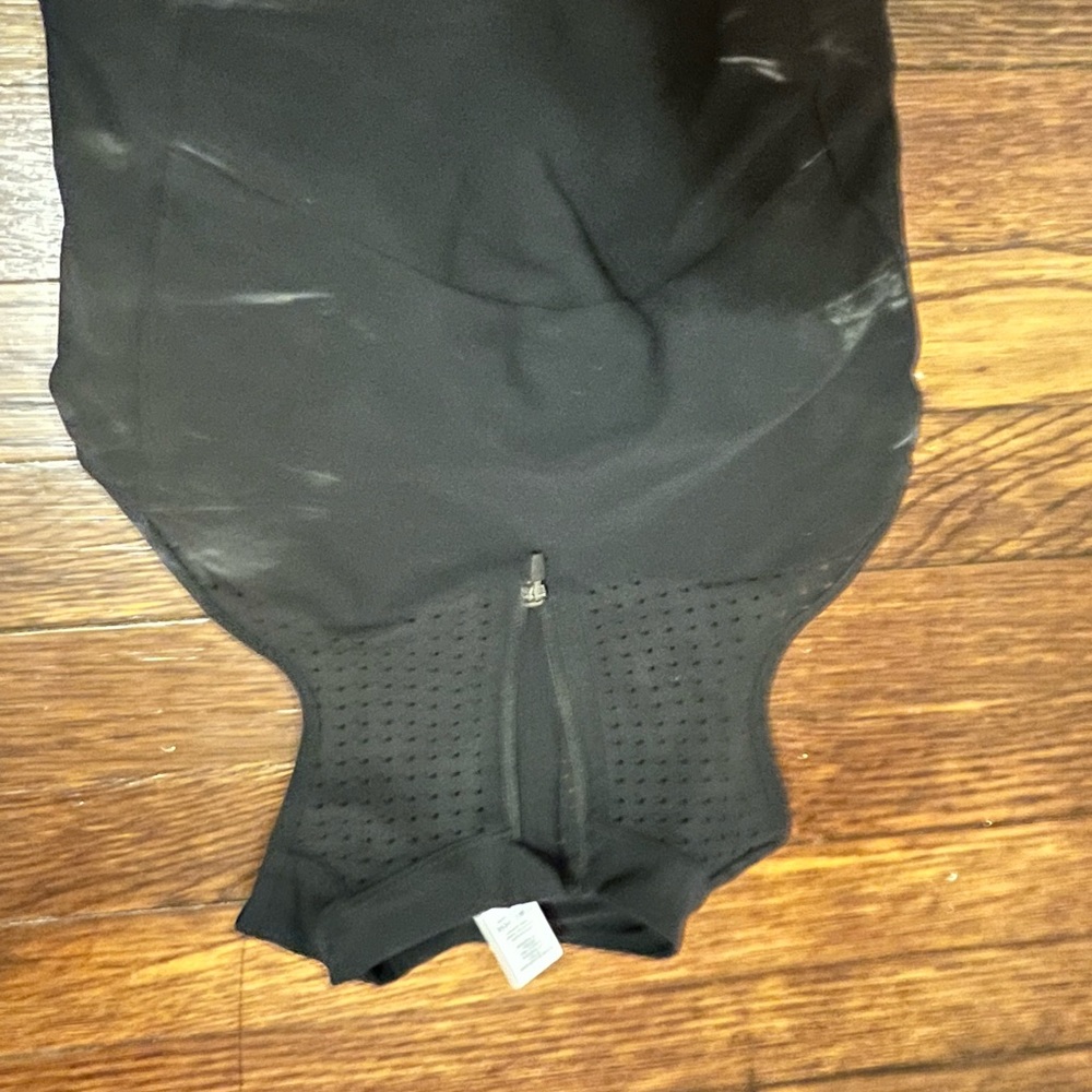 Black lululemon top